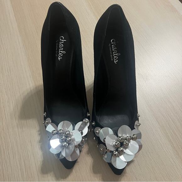 Charles By Charles David Black Heels with Floral Embellishments - Picture 5 of 5